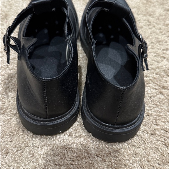 Black Mary Jane Style Shoes - Picture 3 of 6